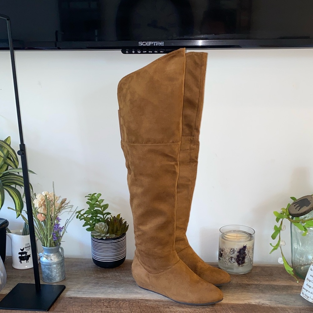 NWB!! Shoe Dazzle Over the Knee Boots in Camel Faux Suede Size 7.5 - Picture 3 of 11